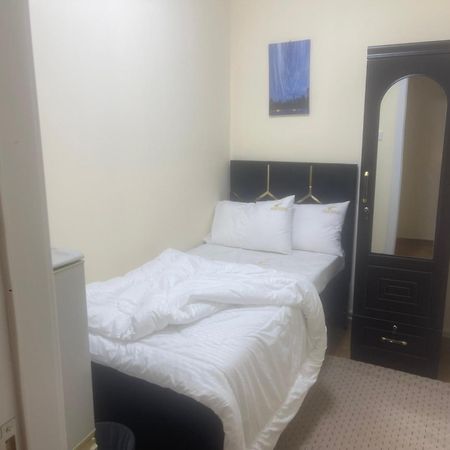 דובאי Four Stars Hostel מראה חיצוני תמונה