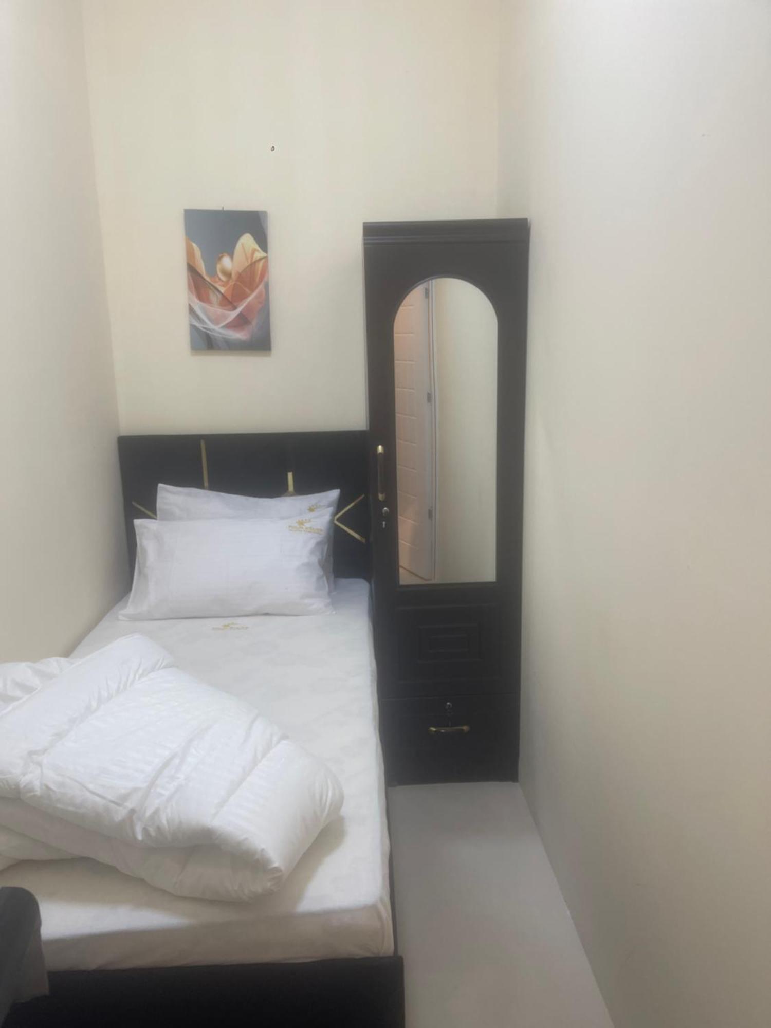 דובאי Four Stars Hostel מראה חיצוני תמונה