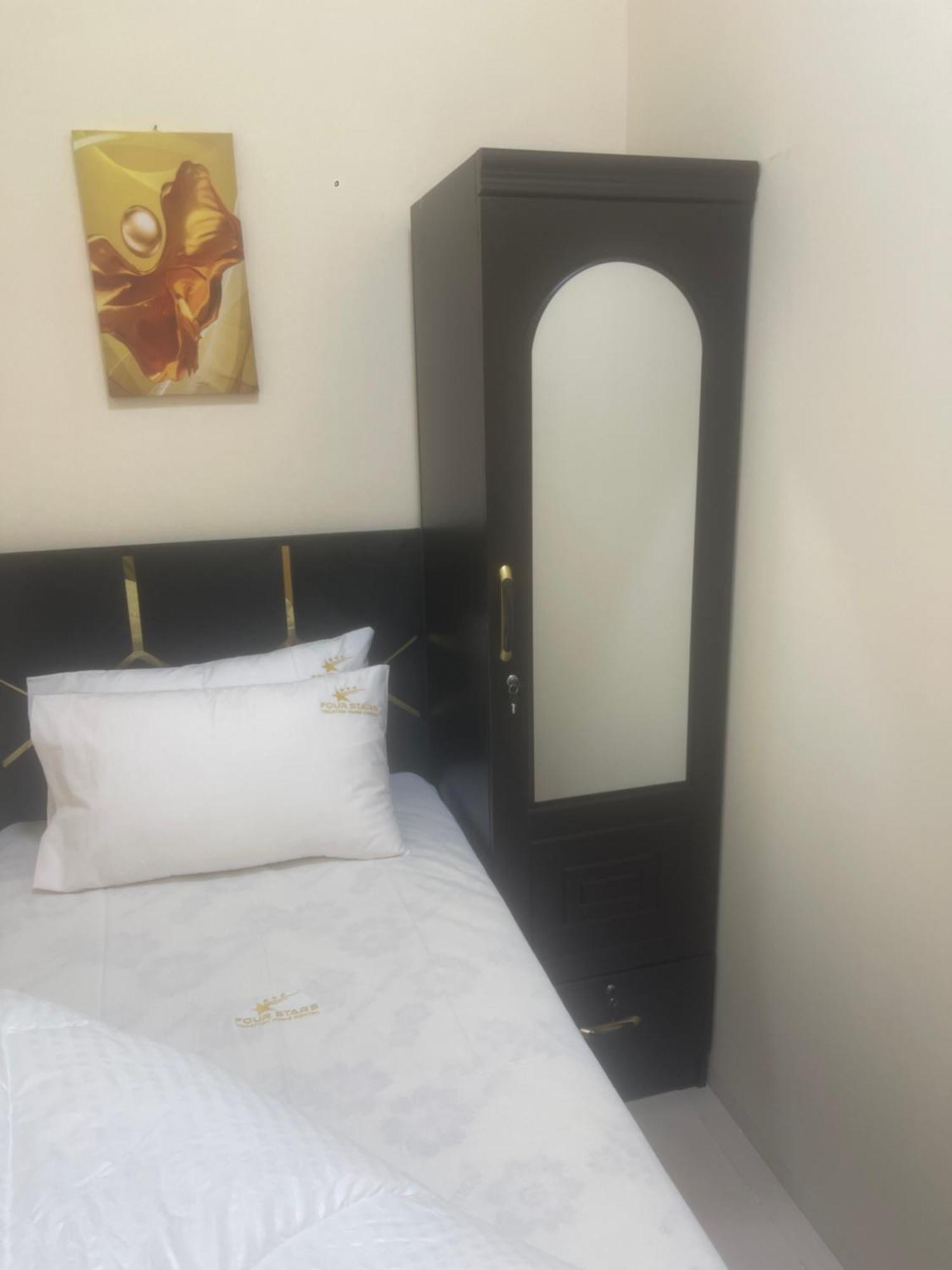 דובאי Four Stars Hostel מראה חיצוני תמונה