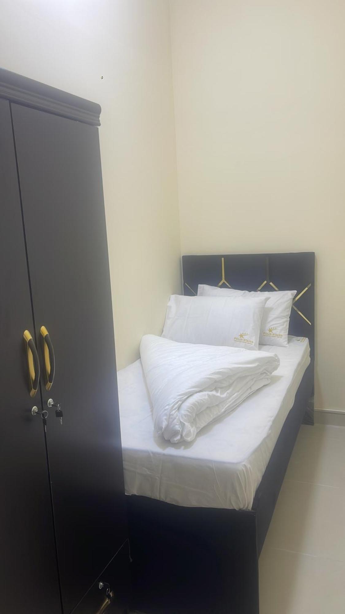 דובאי Four Stars Hostel מראה חיצוני תמונה