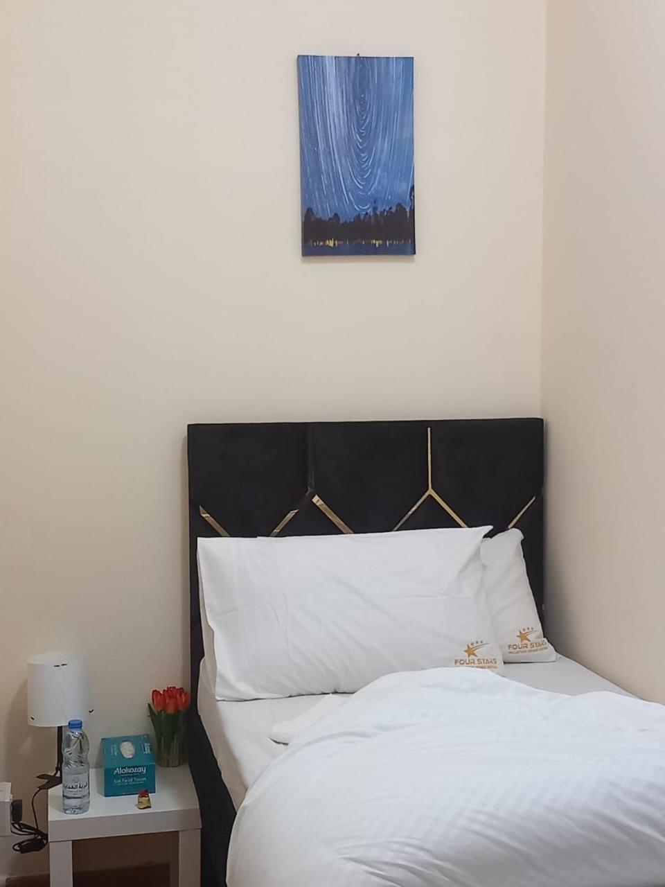 דובאי Four Stars Hostel מראה חיצוני תמונה