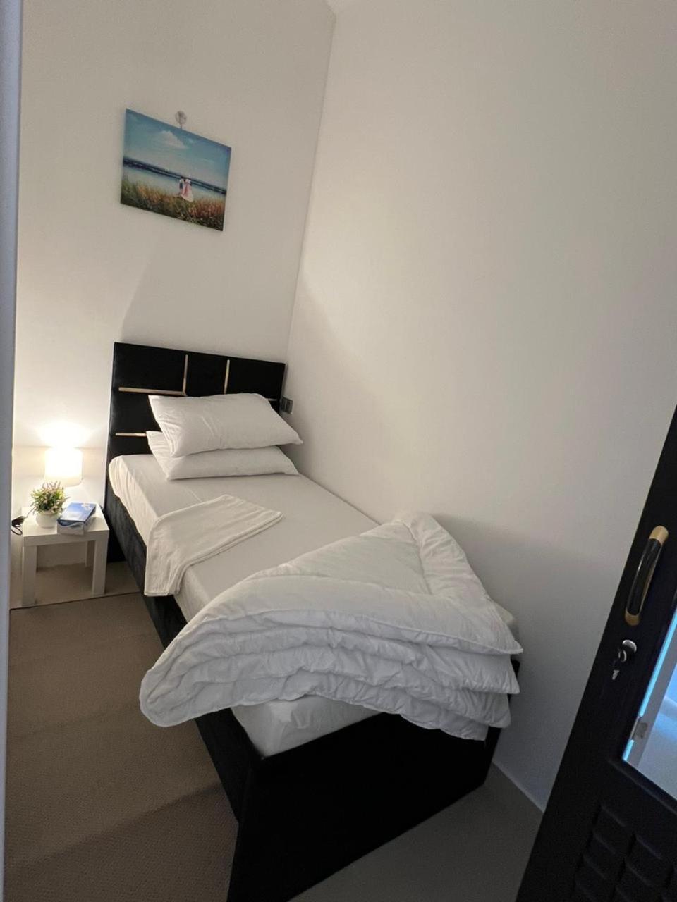 דובאי Four Stars Hostel מראה חיצוני תמונה